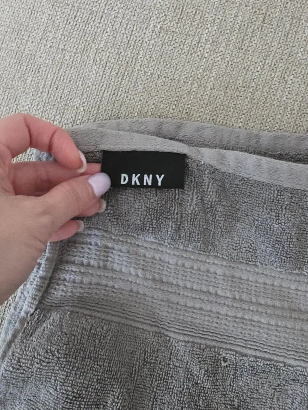 Set (2) of DKNY hand towels (see pictures)